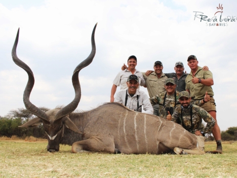 Hunting Review - Carlos Davila - September 2018
